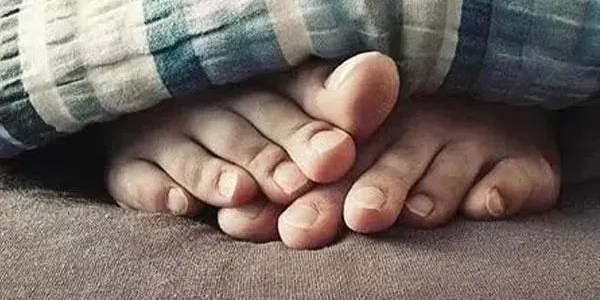 一脫鞋子就尷尬？腳臭的4大原因和解決妙招！