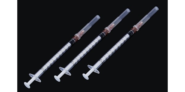 防針刺傷注射器的設(shè)計