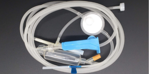 使用一次性使用精密過(guò)濾輸液器帶針的必要性