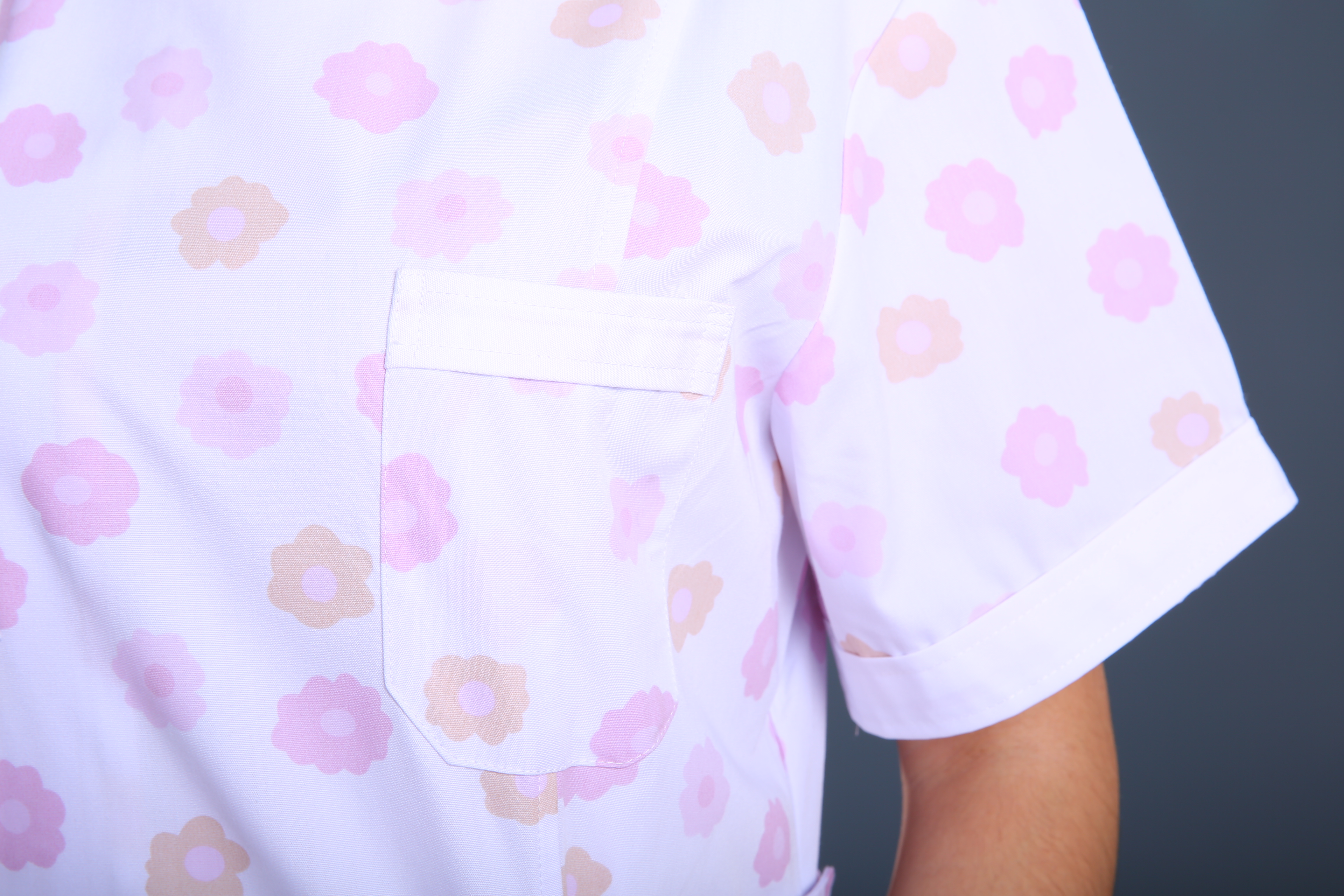 印花護(hù)士制服袖口