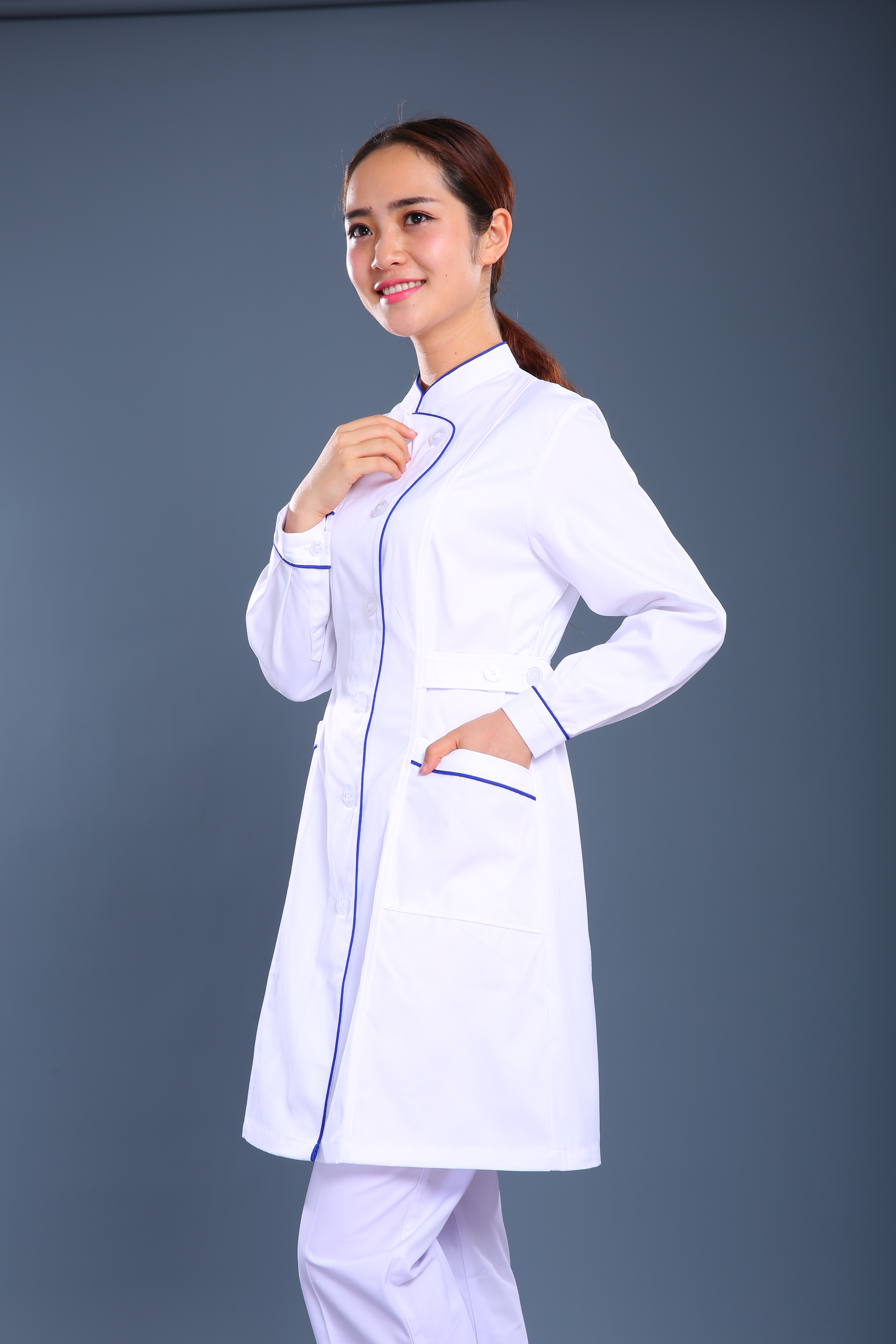 白色長(zhǎng)款護(hù)士制服 白色長(zhǎng)款護(hù)士制服