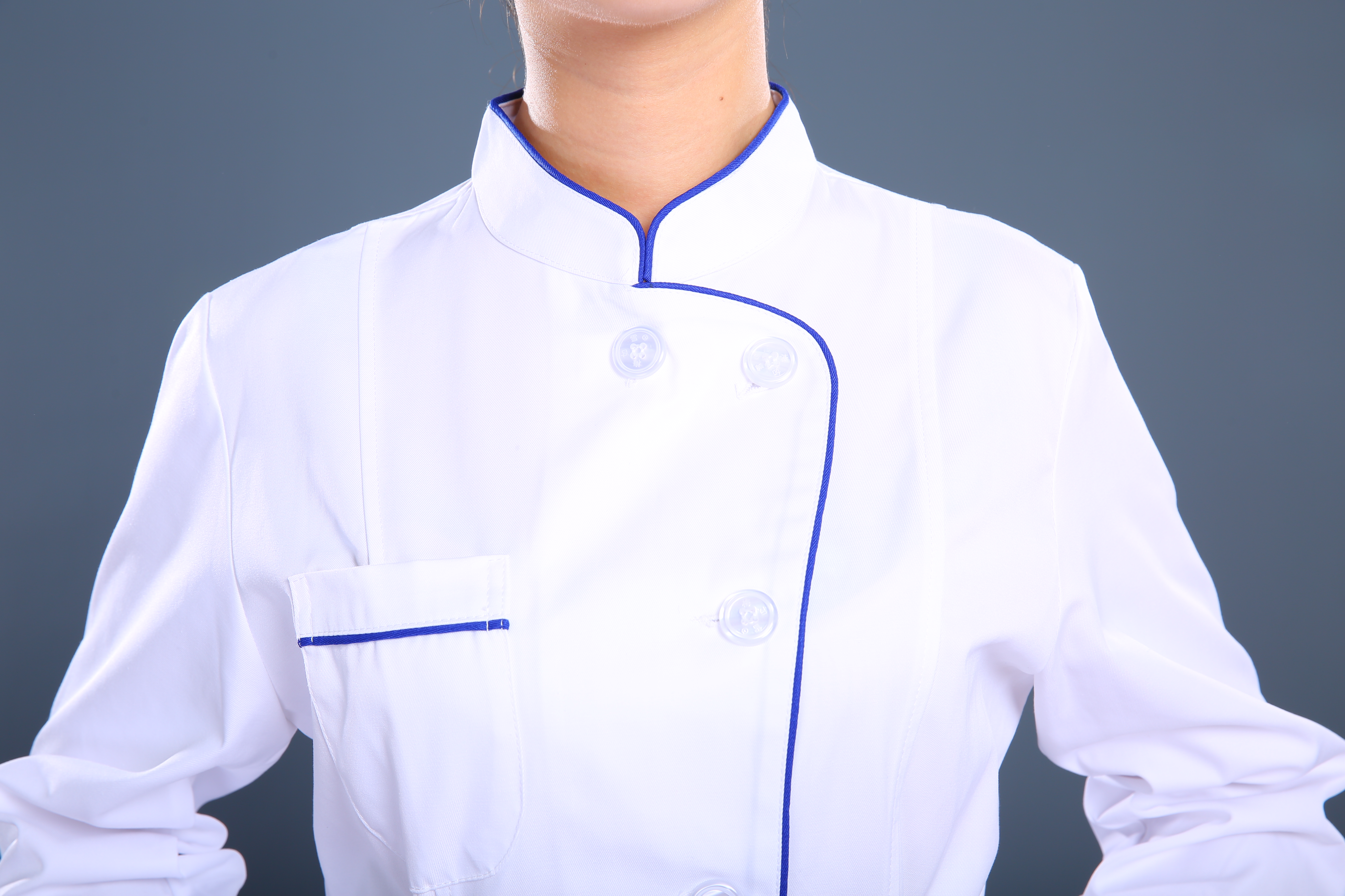 白色長(zhǎng)款護(hù)士制服