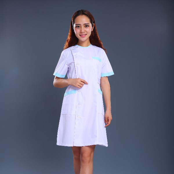 白綠護士制服