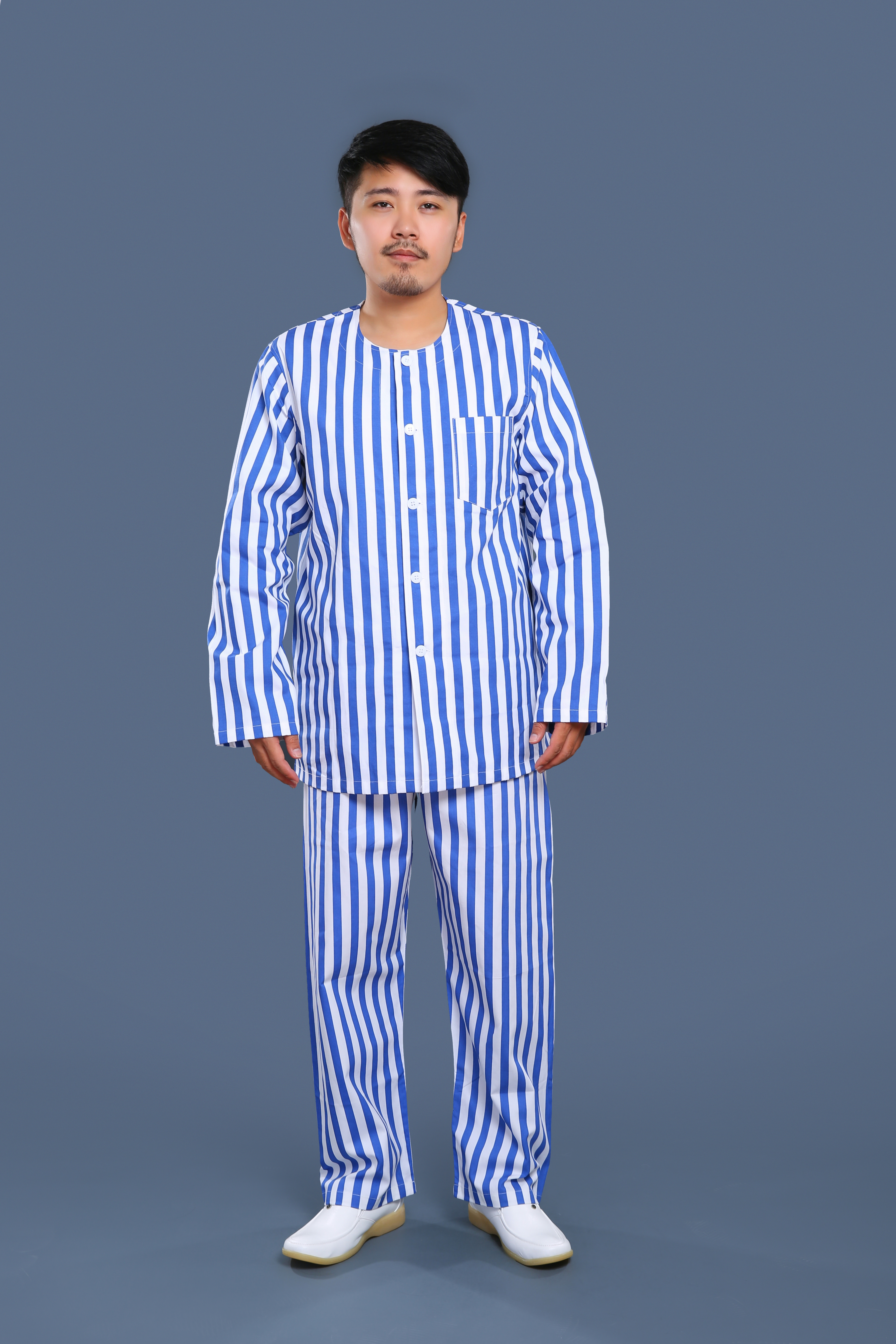 藍(lán)白條紋無領(lǐng)病號服